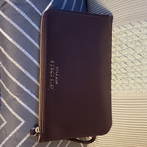 NWT kate spade  wallet wristlet - Picture 1 of 6
